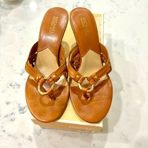 Michael Kors “Downtown” Leather Kitten Thong Sandals 7.5 M Comes w/Box!